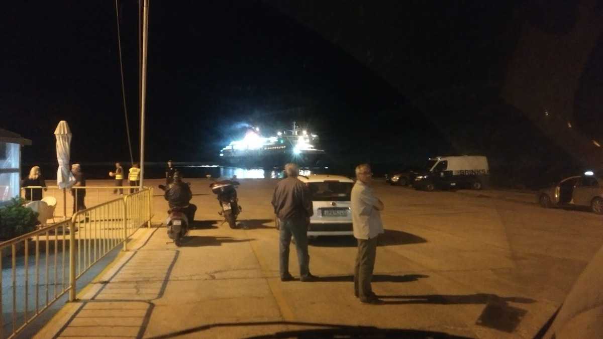 Warten Auf Fähre Limnos Lesbos