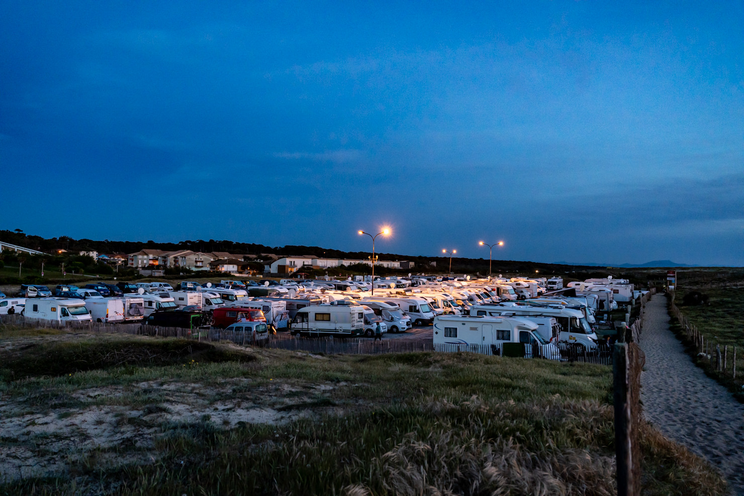 Wohnmobile am Stellplatz
