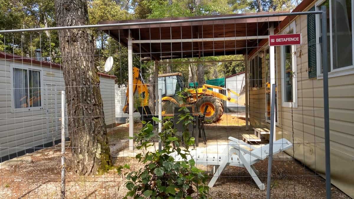 Bagger Am Camp Soline In Biograd