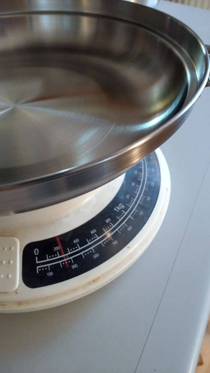 Tatonka Edelstahl-Pfanne Auf Der Waage