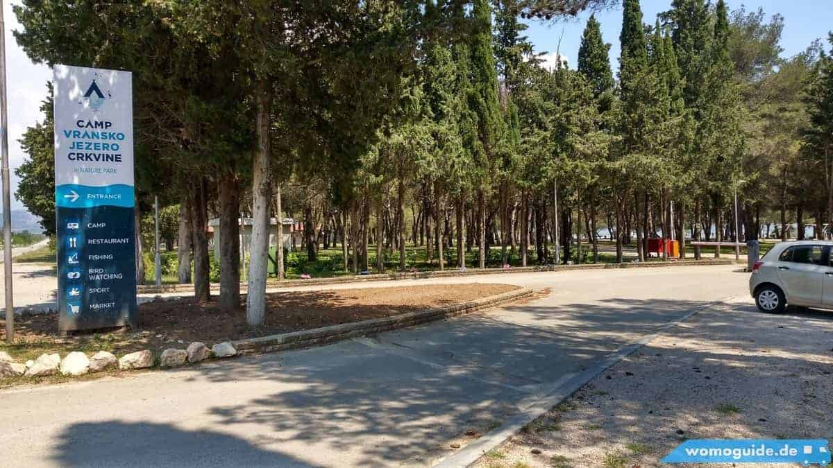 Vransko Jezero: Campingplatz Einfahrt