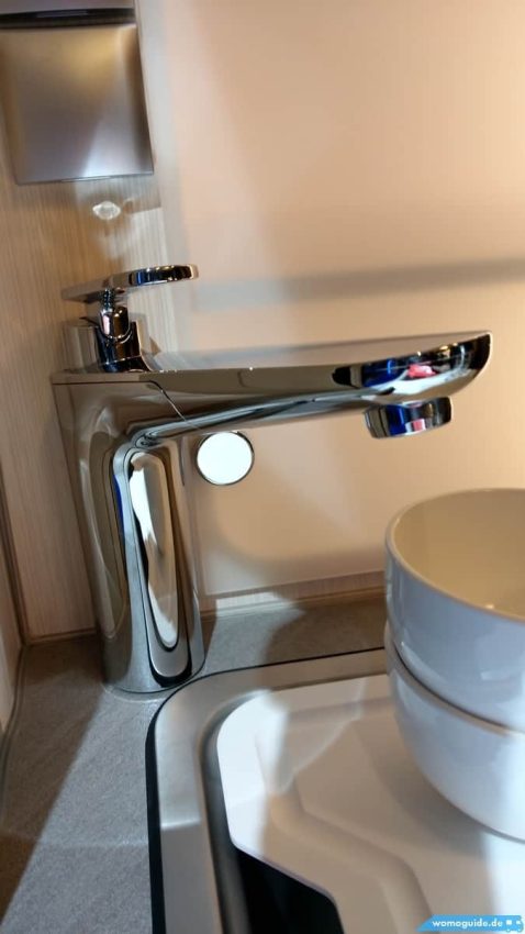 Knaus Boxlife 630: Wasserhahn, Gewürzfach