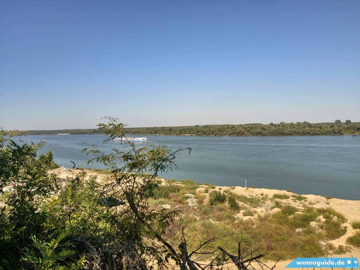 Die Fluss Donau Am Camp Dunav