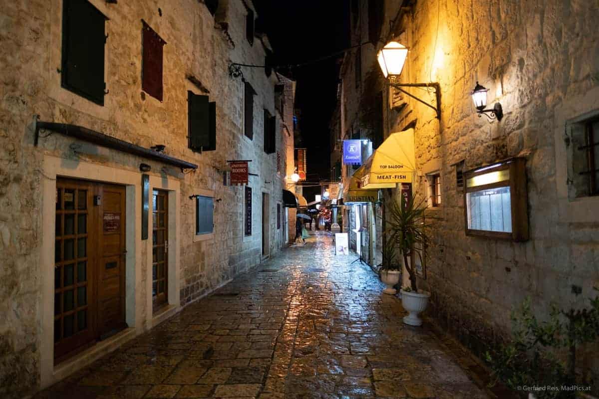 Trogir, Kroatien: Souvenirläden