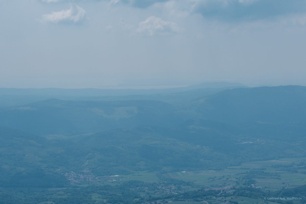 Ausblick von Sinj Vrh nach Süden