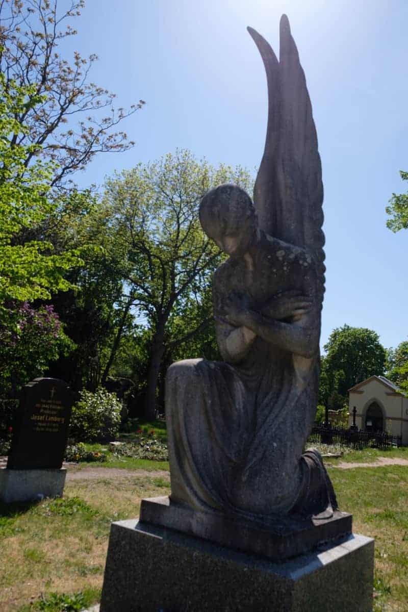 Friedhofsstatue