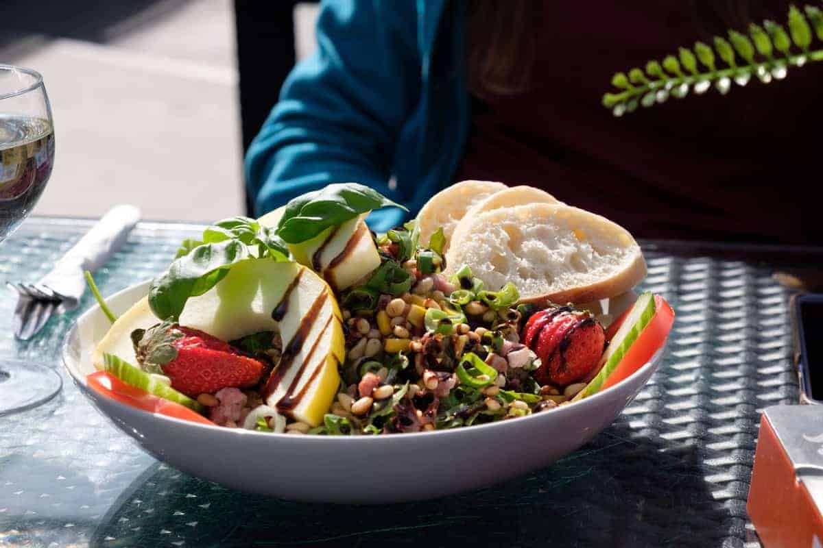 Mittagspause Im Spreebogenpark