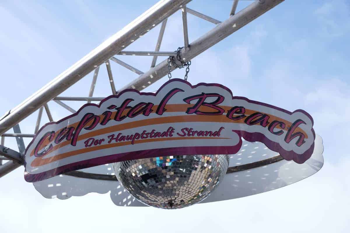 Mittagspause Im Spreebogenpark