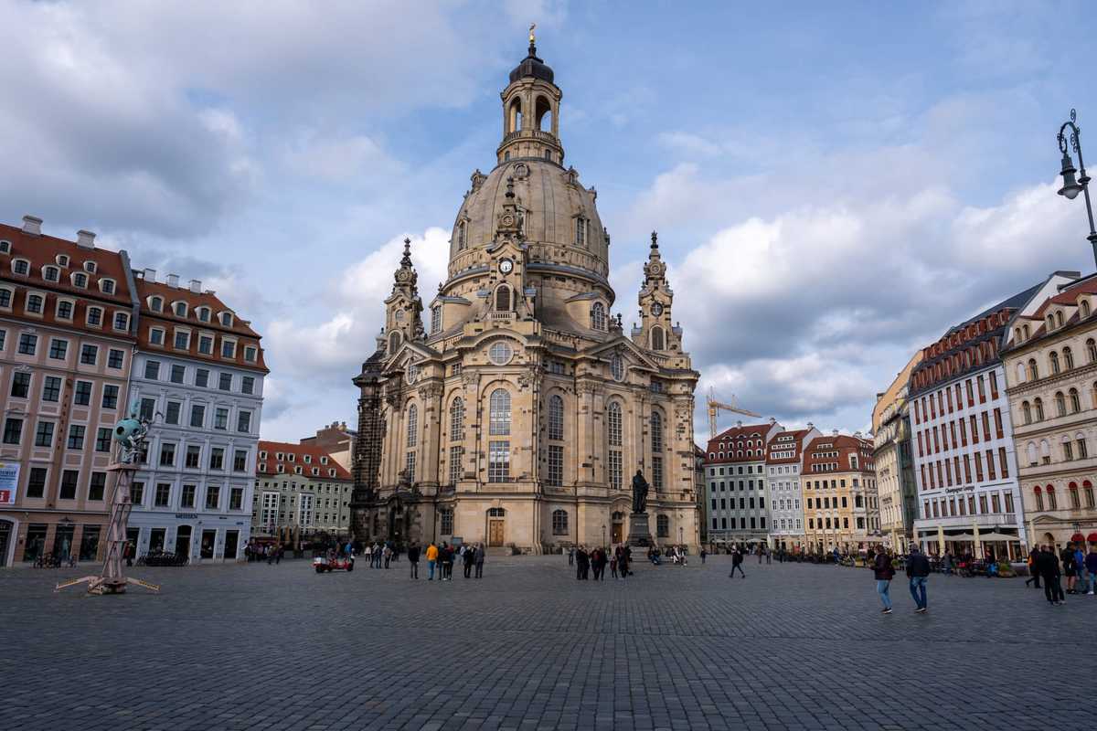 Neumarkt Und Frauenkirche Dresden