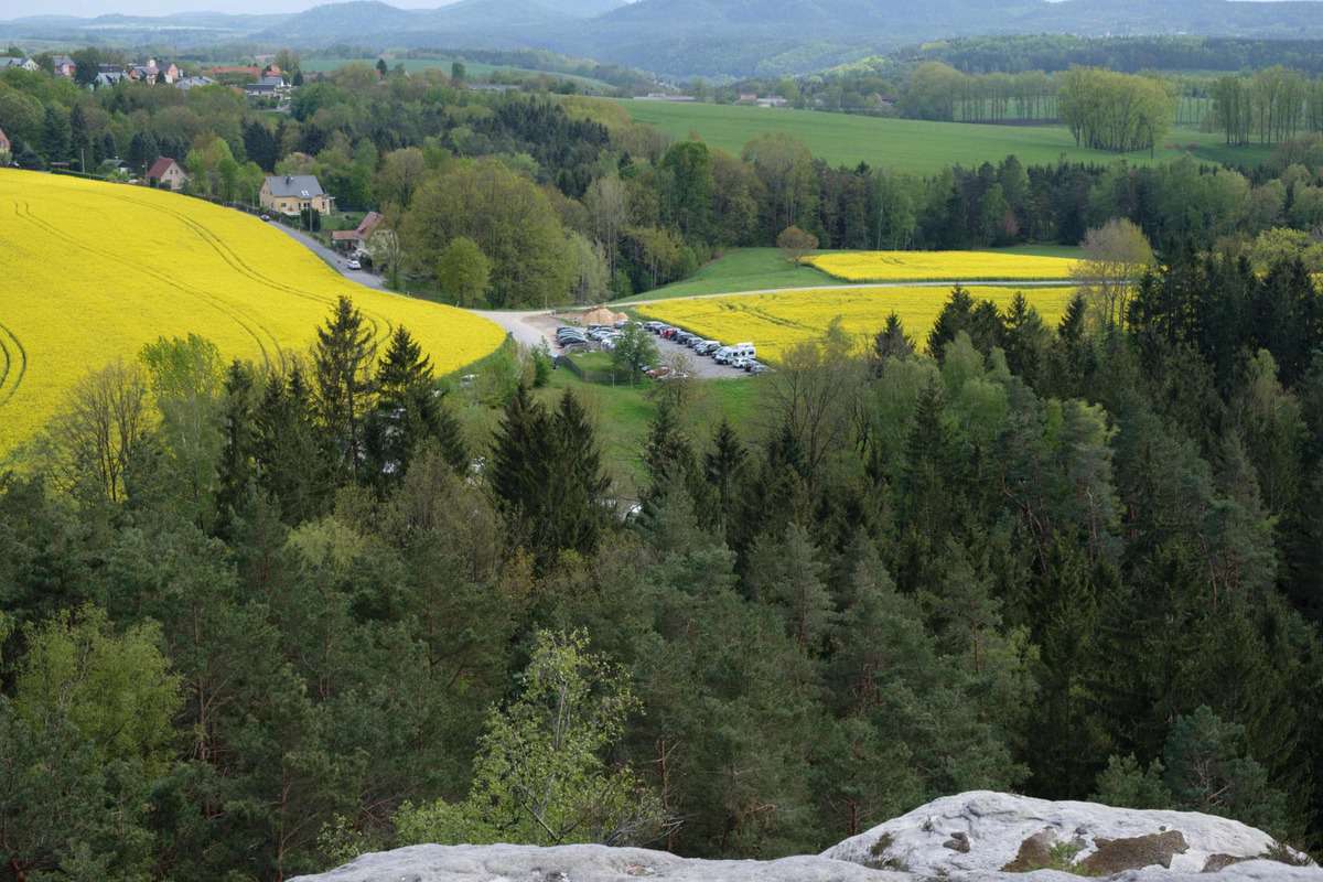 Wanderparkplatz Bei Rathen In Der Sächsischen Schweiz (Blick Vom Gamrig)