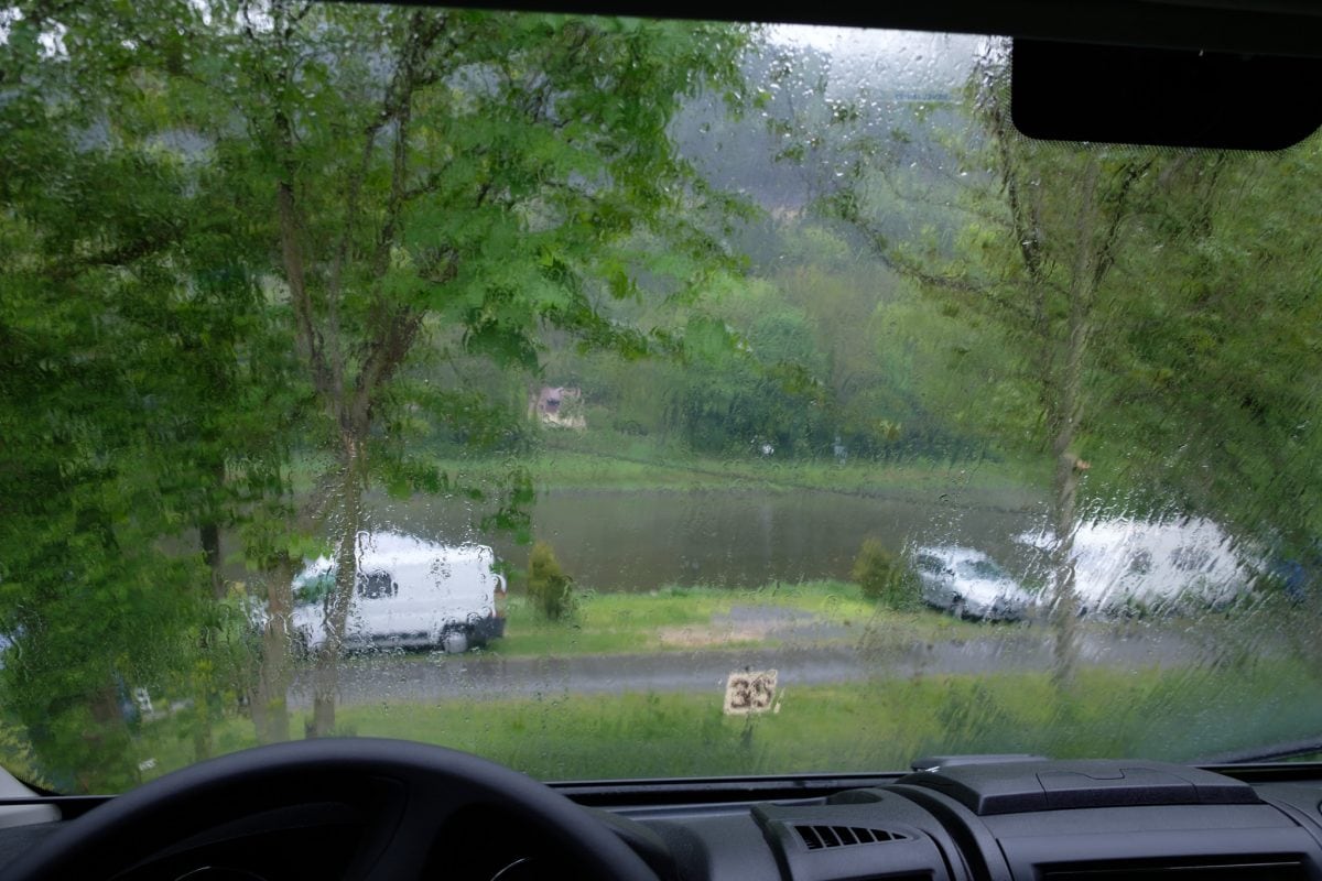Blick aus dem Wohnmobil (Campingplatz am Treidlerweg)