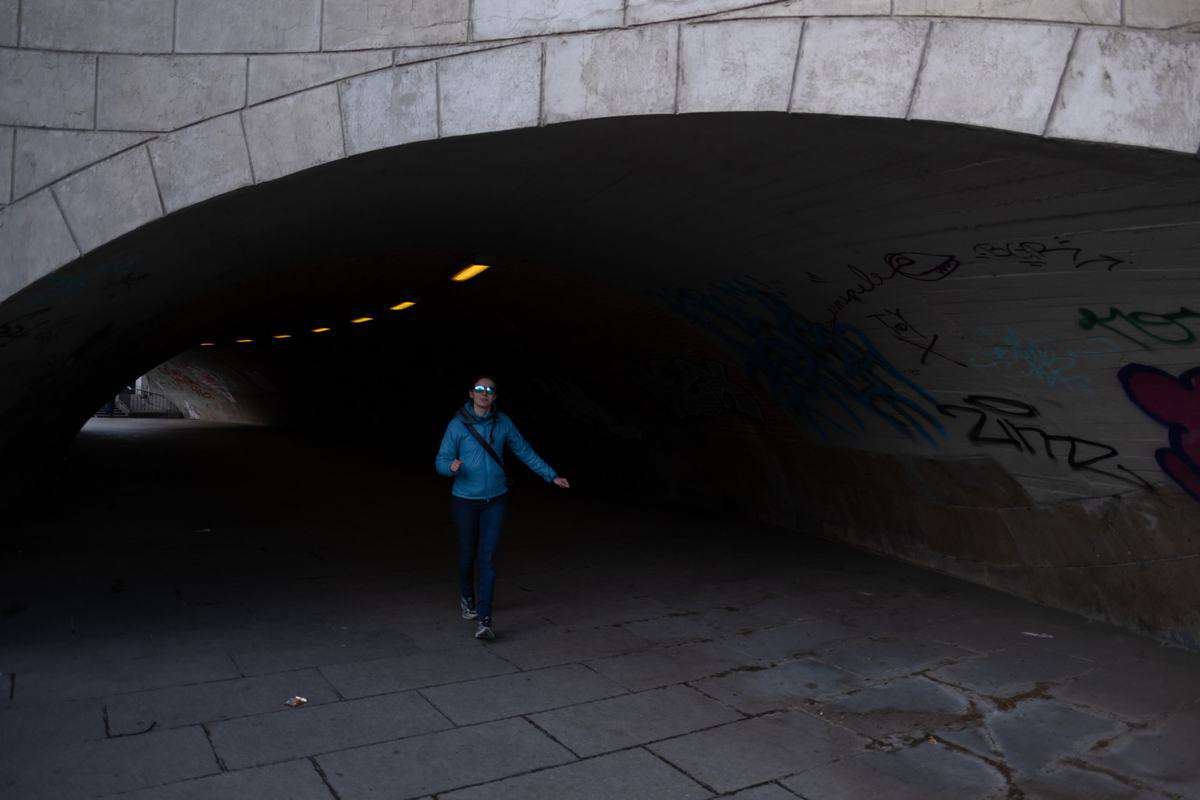 Gehweg Am Kanal In Der Nähe  Berliner Dom