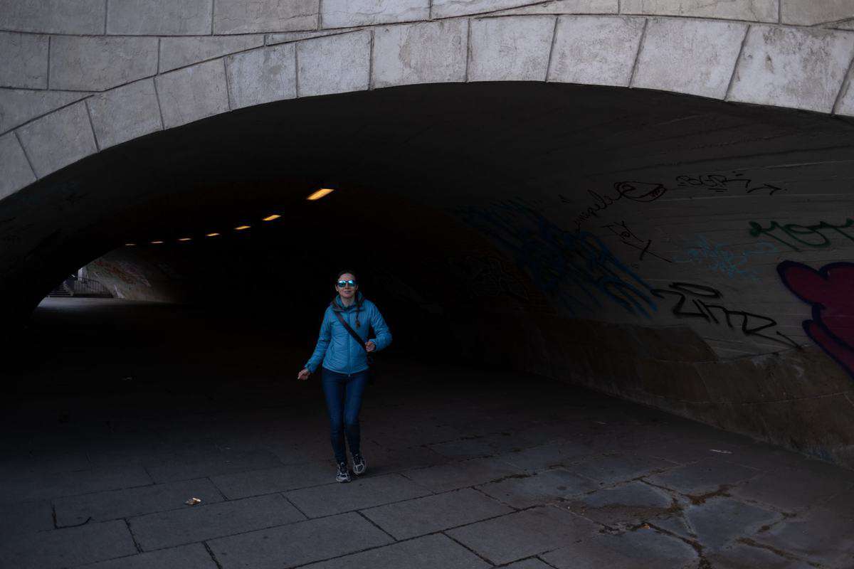 Gehweg Am Kanal In Der Nähe  Berliner Dom
