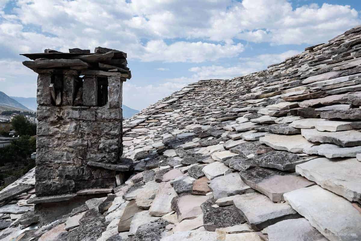 Steinplatten Am Dach Eines Hauses In Gjirokaster