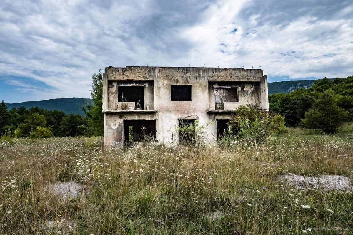 Bike-Tour Zum Štrbački Buk: Verlassenes Haus
