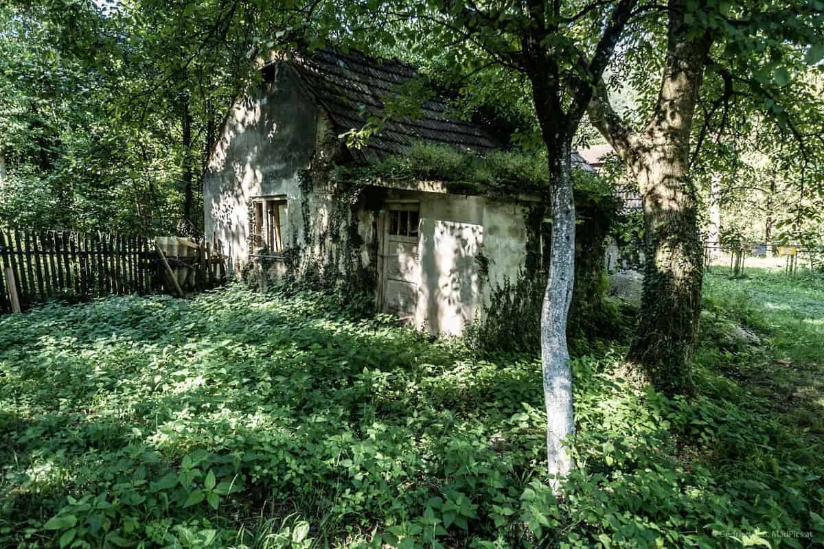 Zerfallener Haus In Martin Brod