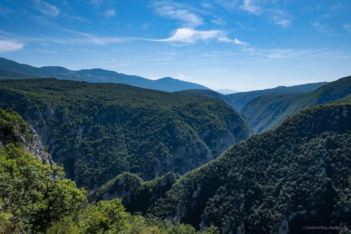 Der Blick Über Das Krka-Tal Am Weg Nach Süd-Bosnien