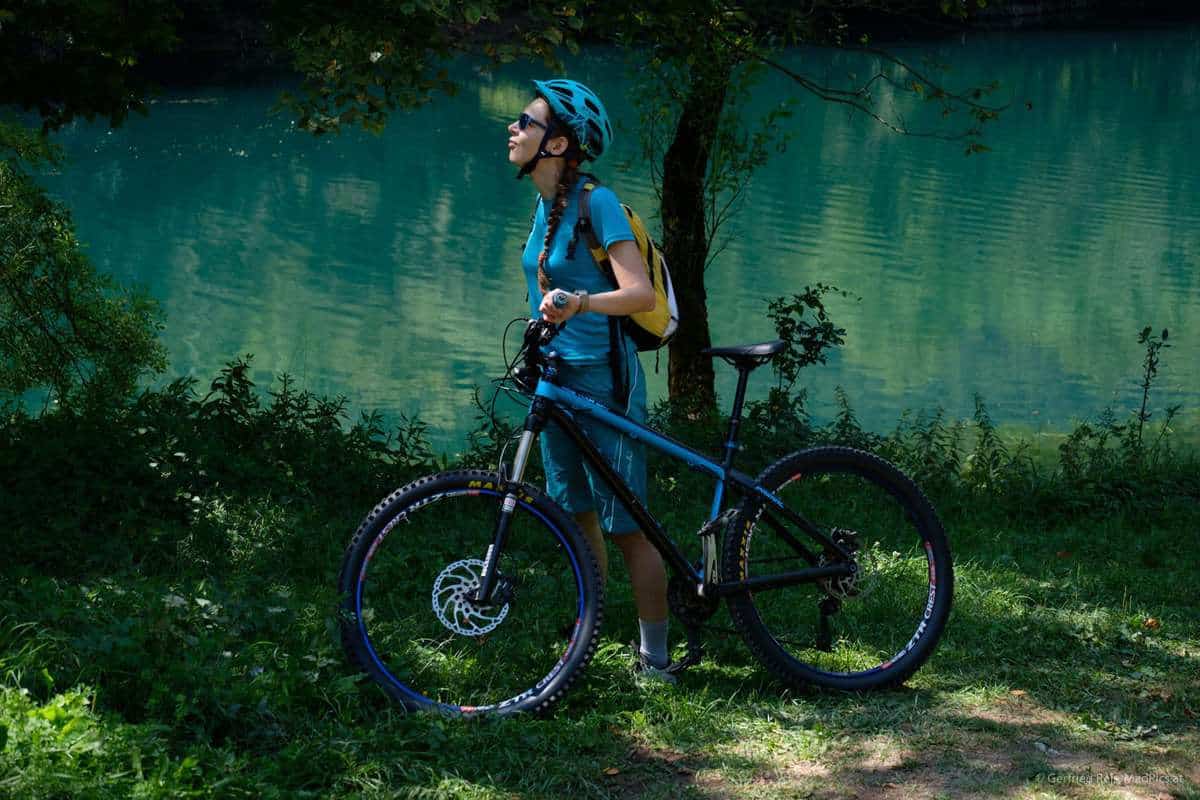 Bike-Tour Zum Štrbački Buk: Olya Mit Fahrrad