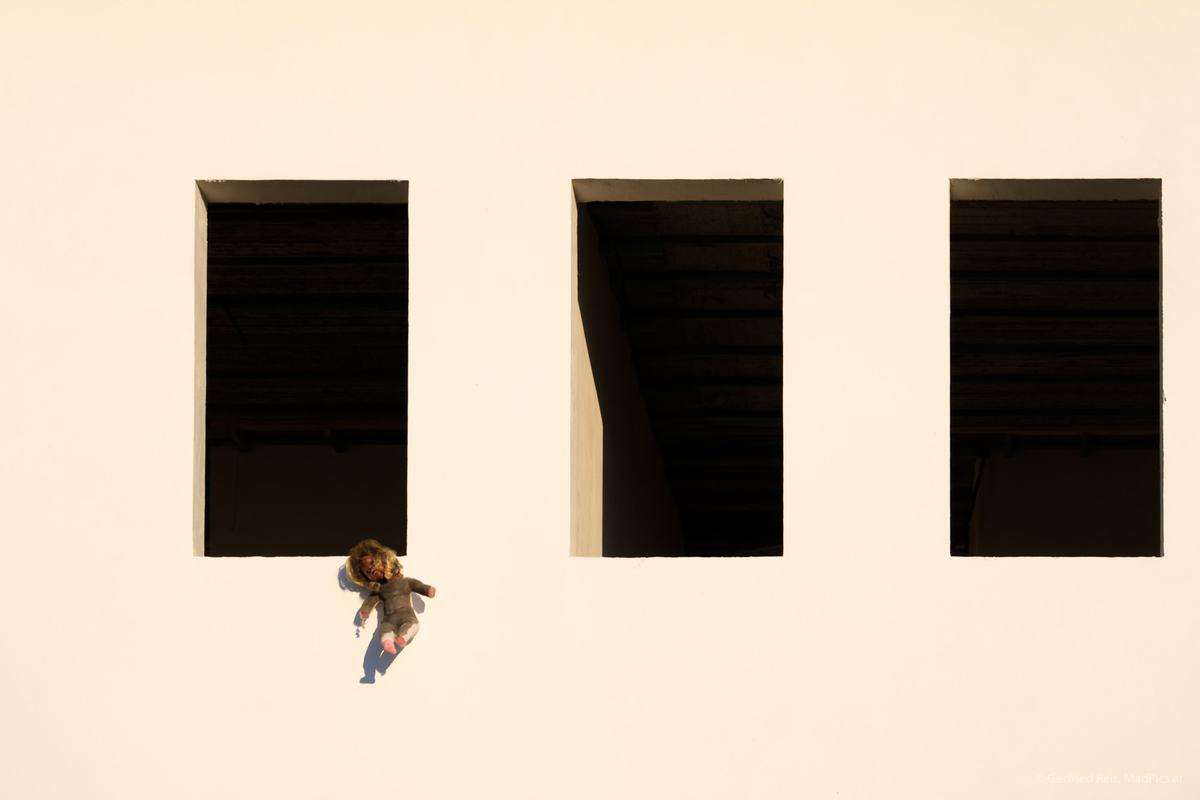 Unheimliche Puppen Wehren Gegen Böse Geister In Der Festung Von Berat