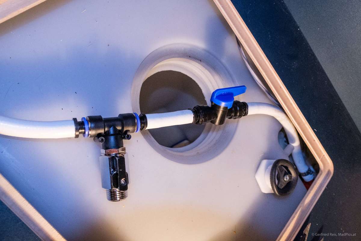 T-Ventil In Wasserschlauch Einsetzen