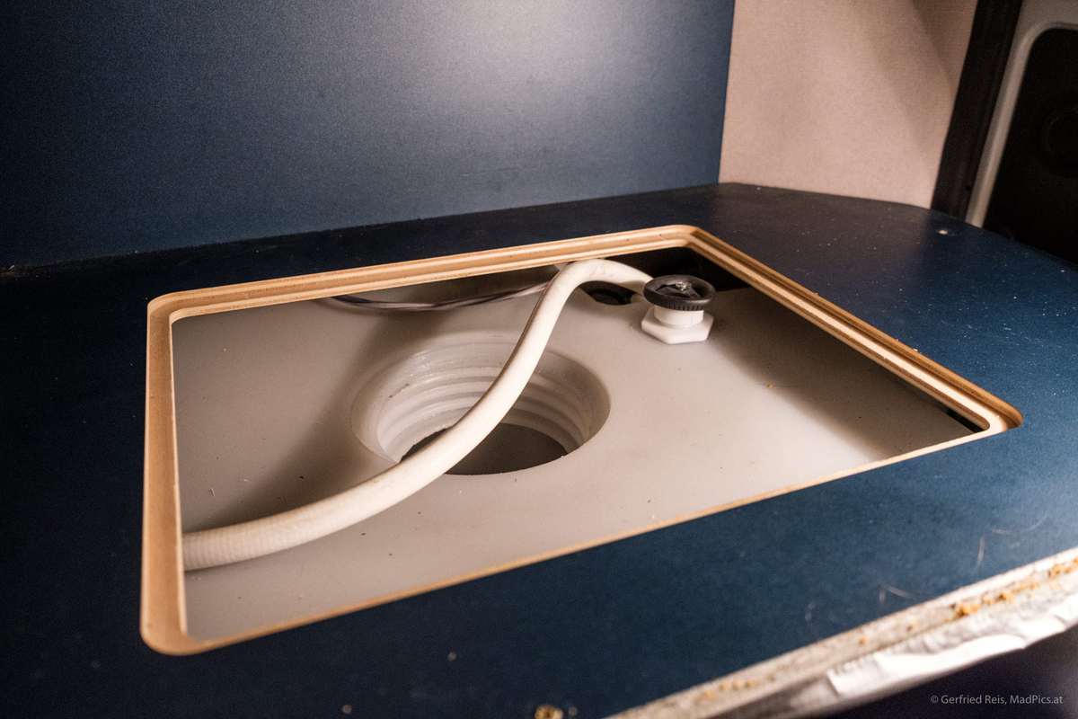 Den Schlauch Für Den Einbau Von Floe Freilegen