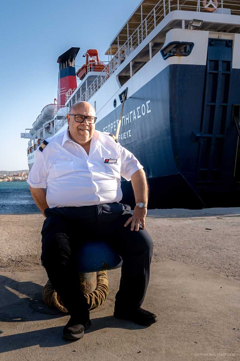 Kapitän Vor Griechischer Fähre