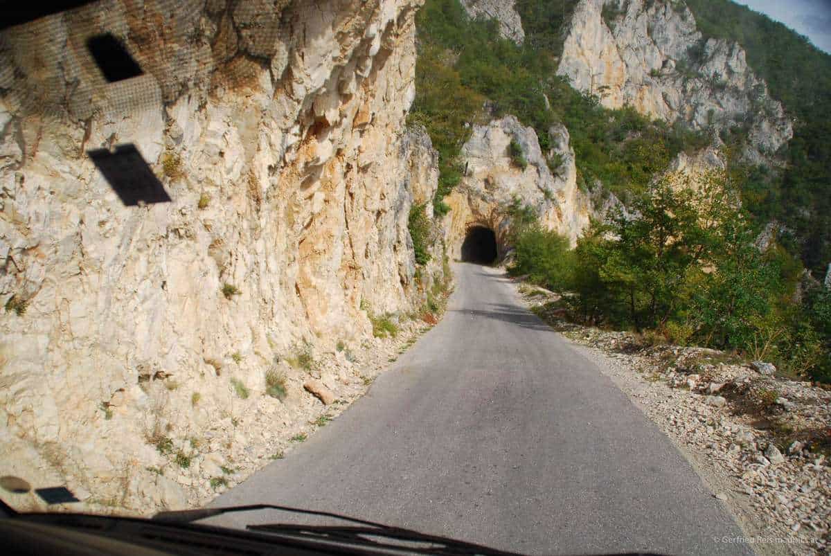 Tunnel Richtung Pivsko Jezero