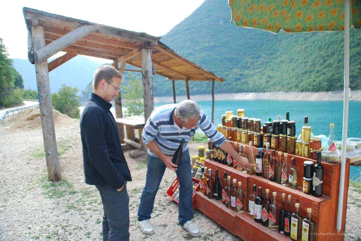 Strassenhändler Am Pivsko Jezero