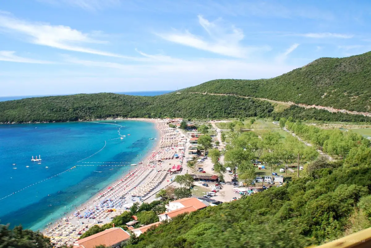 Strand nahe Budva in Montenegro