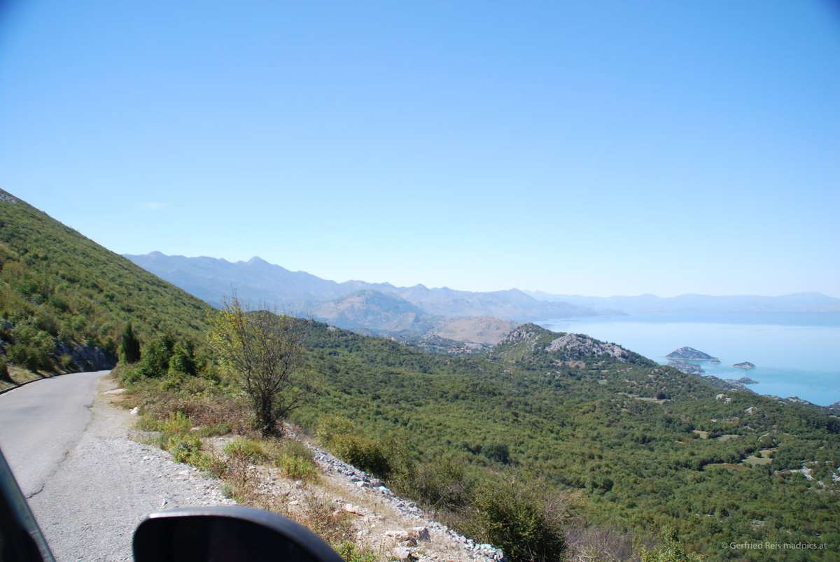 Westufer Des Lake Shkodra In Montenegro