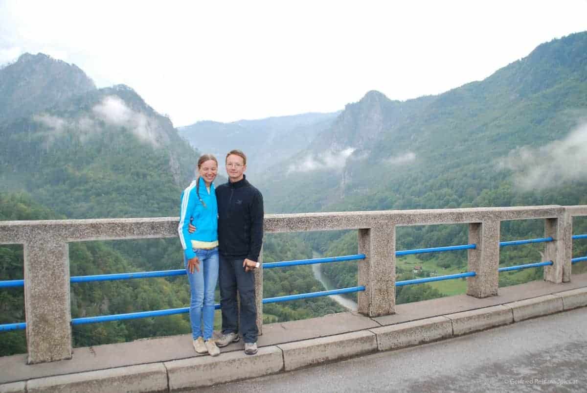 Olya Und Gerfried Auf Der Đurđevića-Brücke