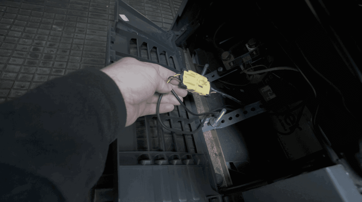 Airbag-Sensoren-Kabel Unter Dem Sitz Des Fiat Ducato