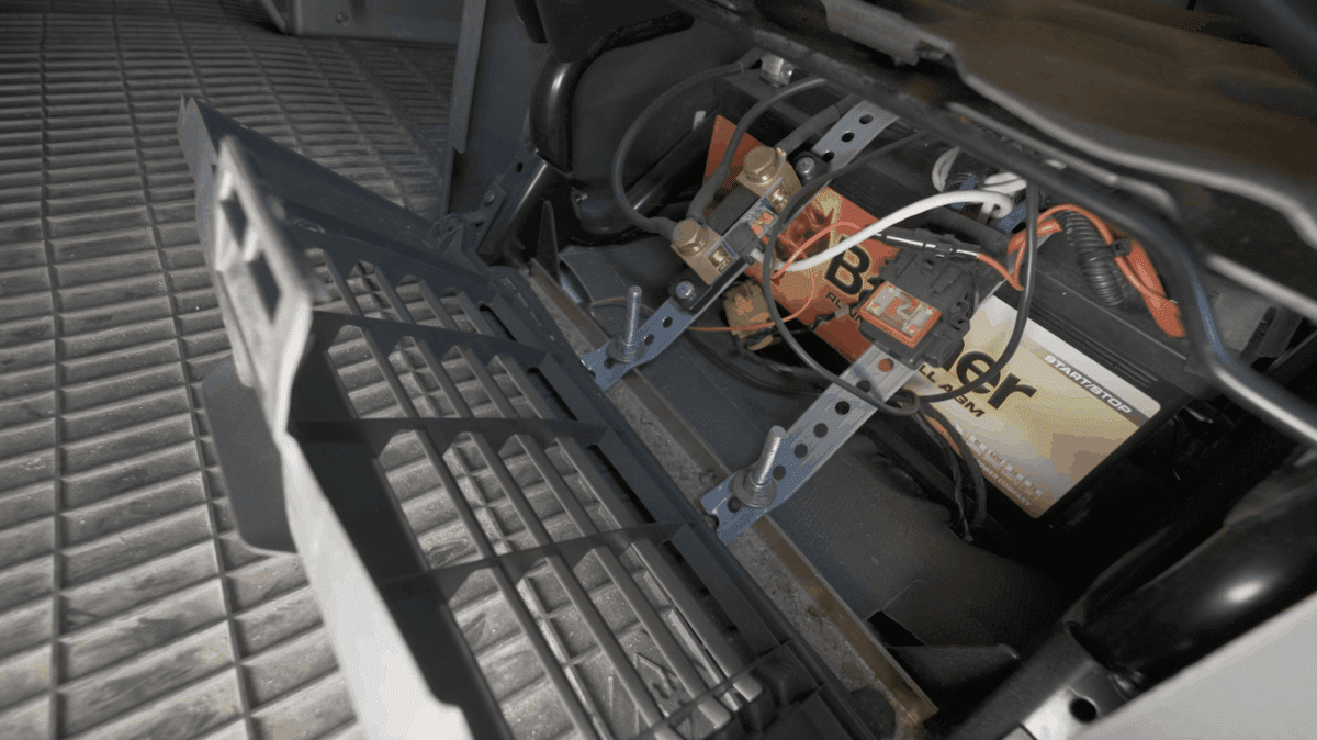 Serviceklappe Fiat Ducato-Vordersitz (Offen)