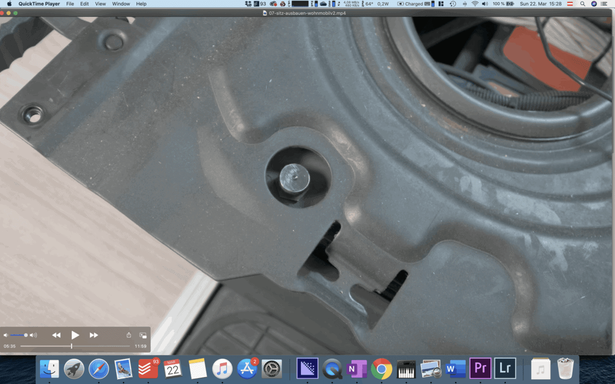 Letzte Schraube An Der Drehkonsole Im Fiat Ducato