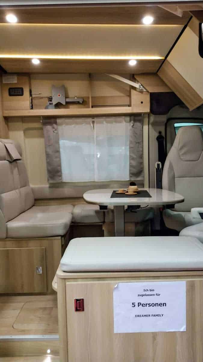 Hubbett-Konstruktion Über Der Dinette