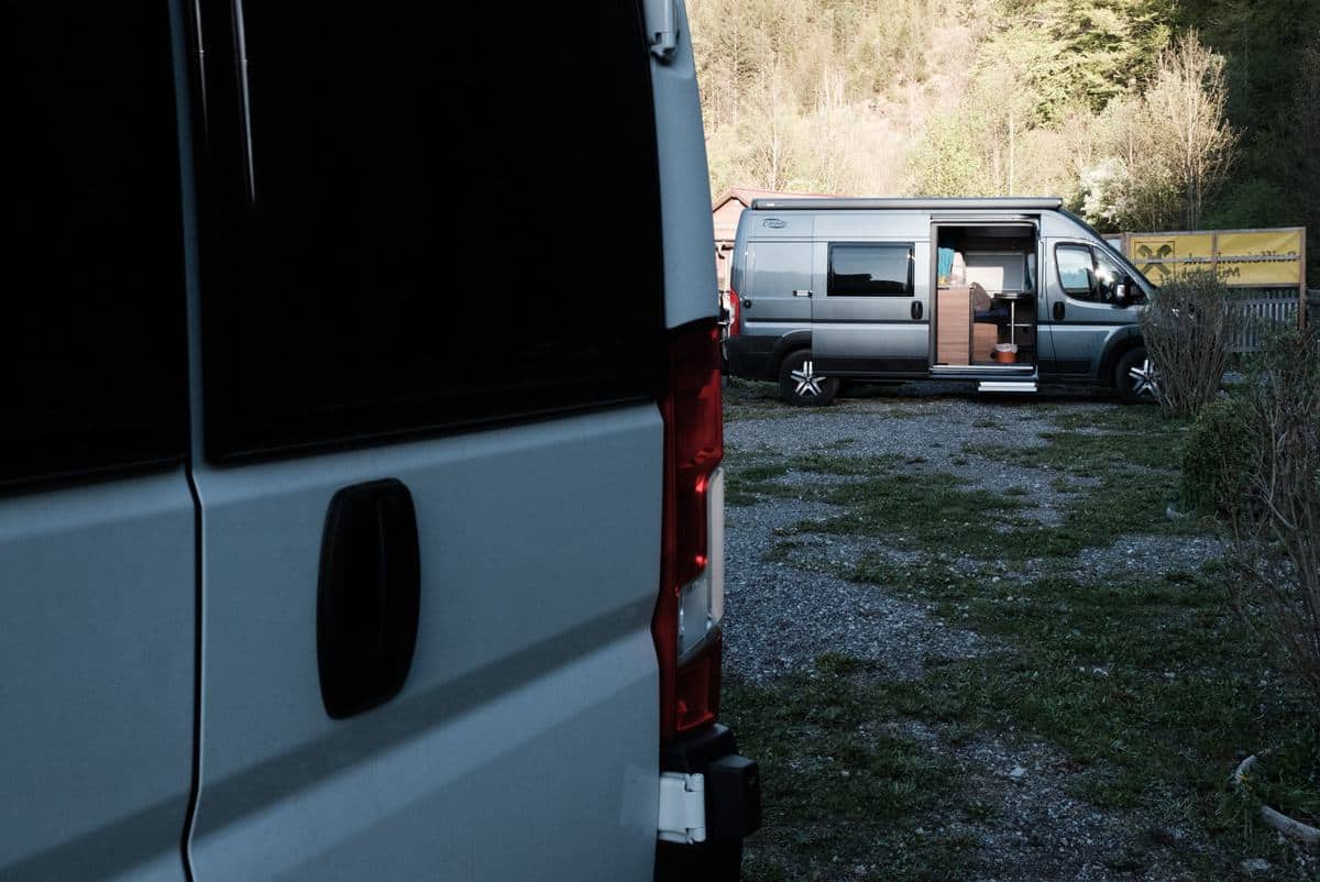Parken Mit Türen An Einander Zugewandt Heißt Wenig Privatsphäre 