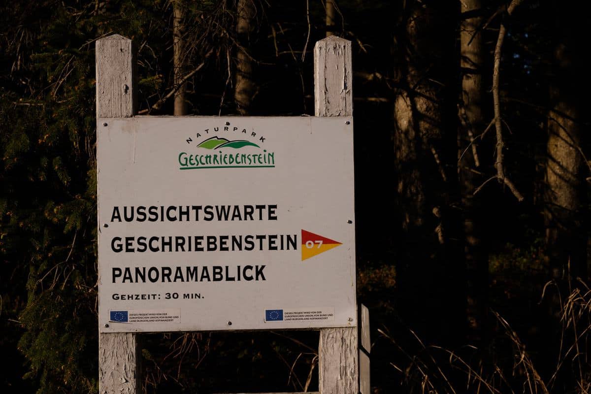 Wegweiser Zur Aussichtswarte Geschriebenstein
