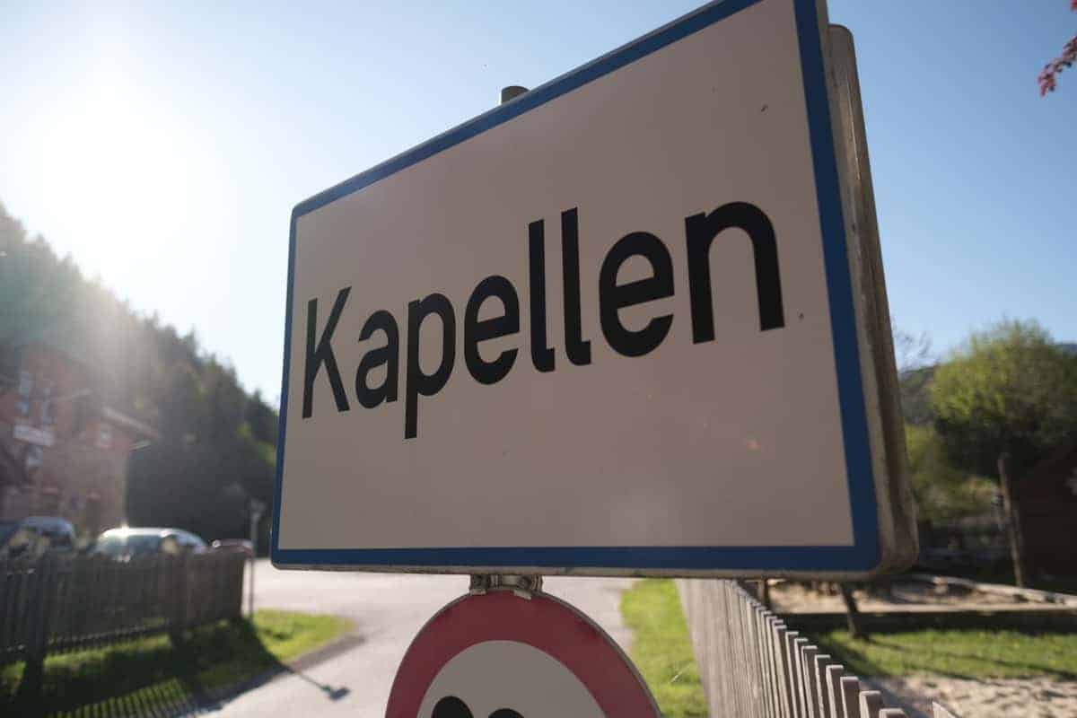 Ortsschild Kapellen