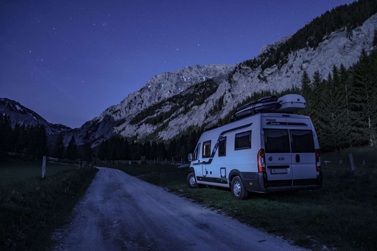 Nachts Mit Dem Camper Auf Der Alm Am Hochschwab-Massiv