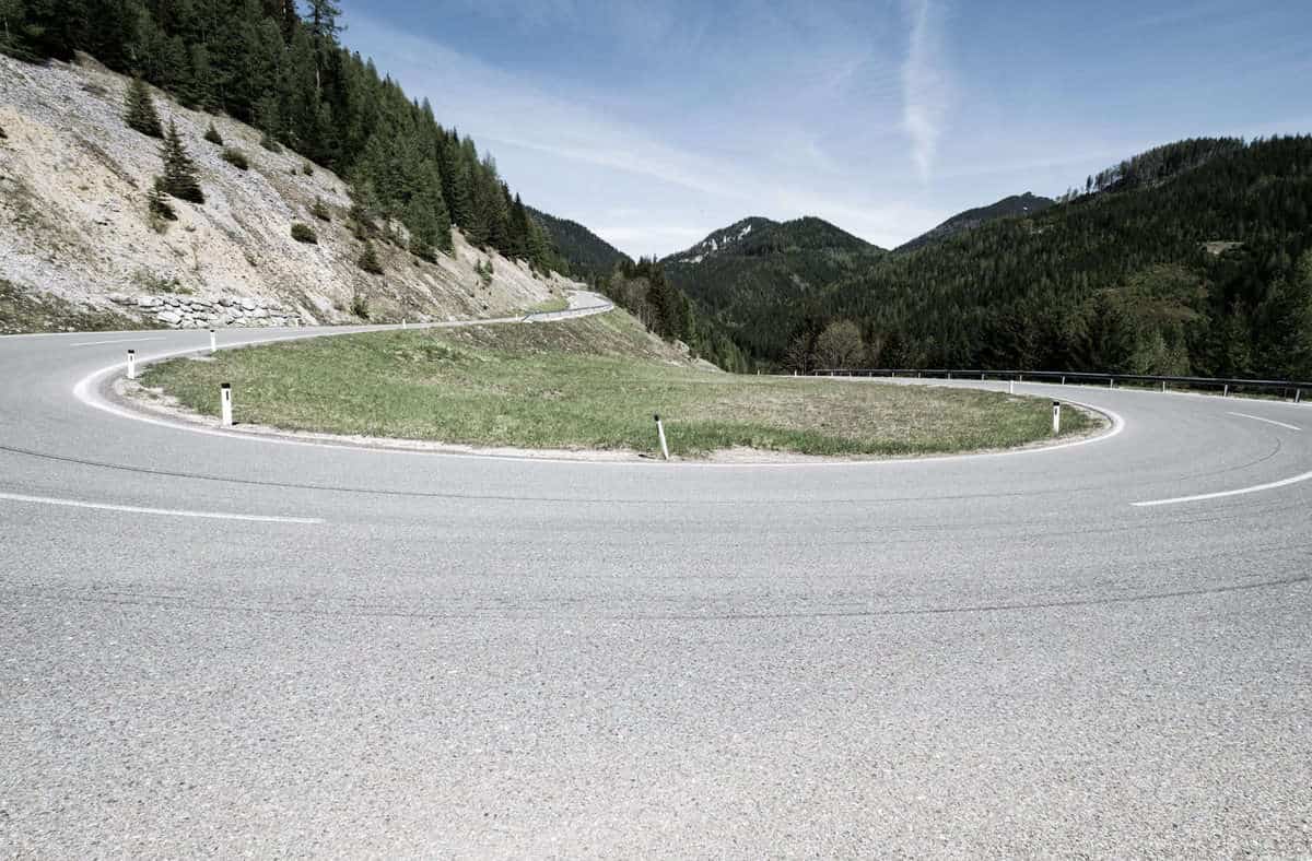 Scharfe Kurve Am Niederalpl