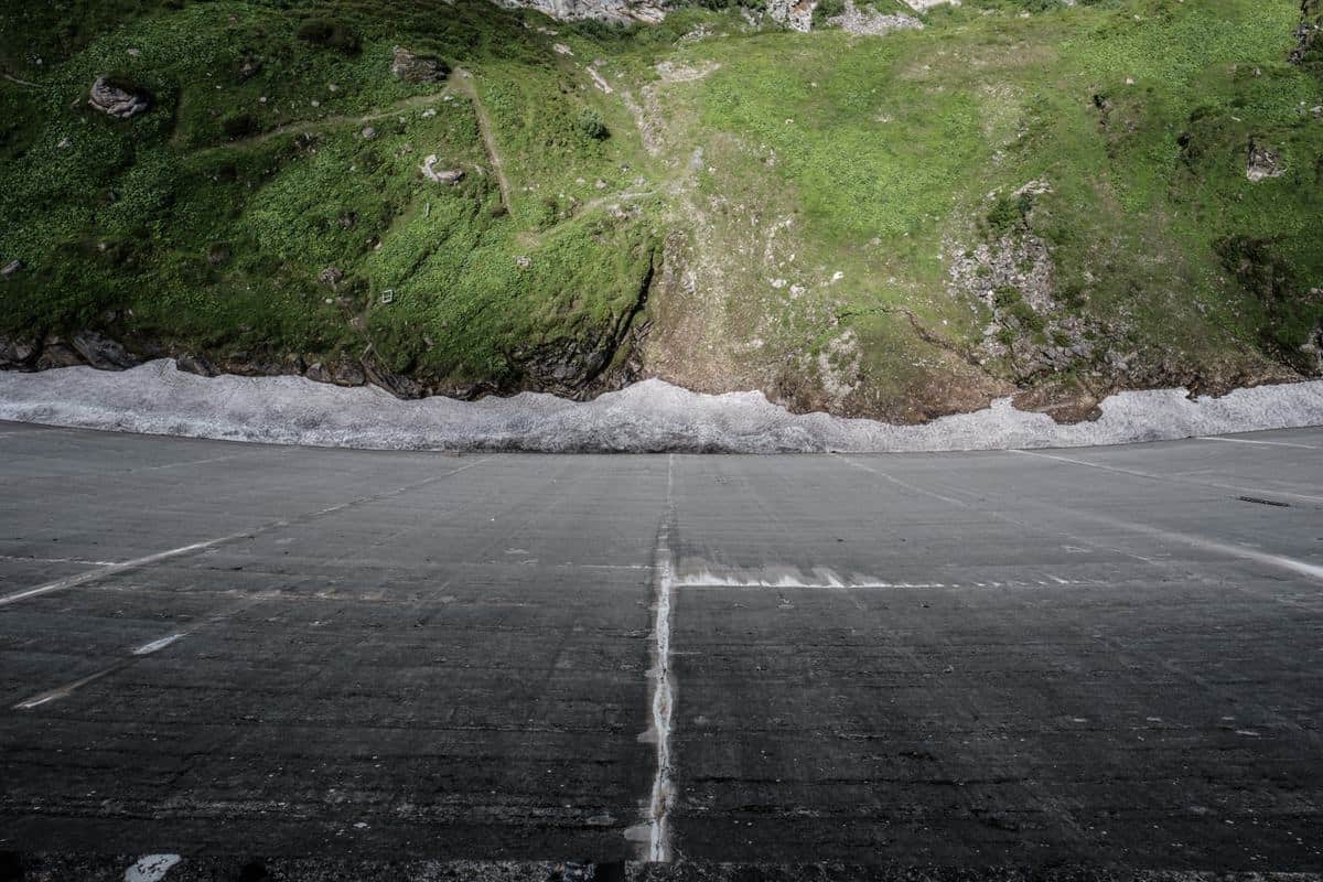 Blick Von Der Staumauer In Die Tiefe