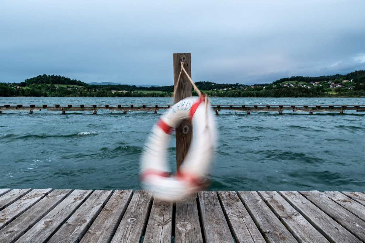 Stürmischer, Eisiger Wind Am Längsee
