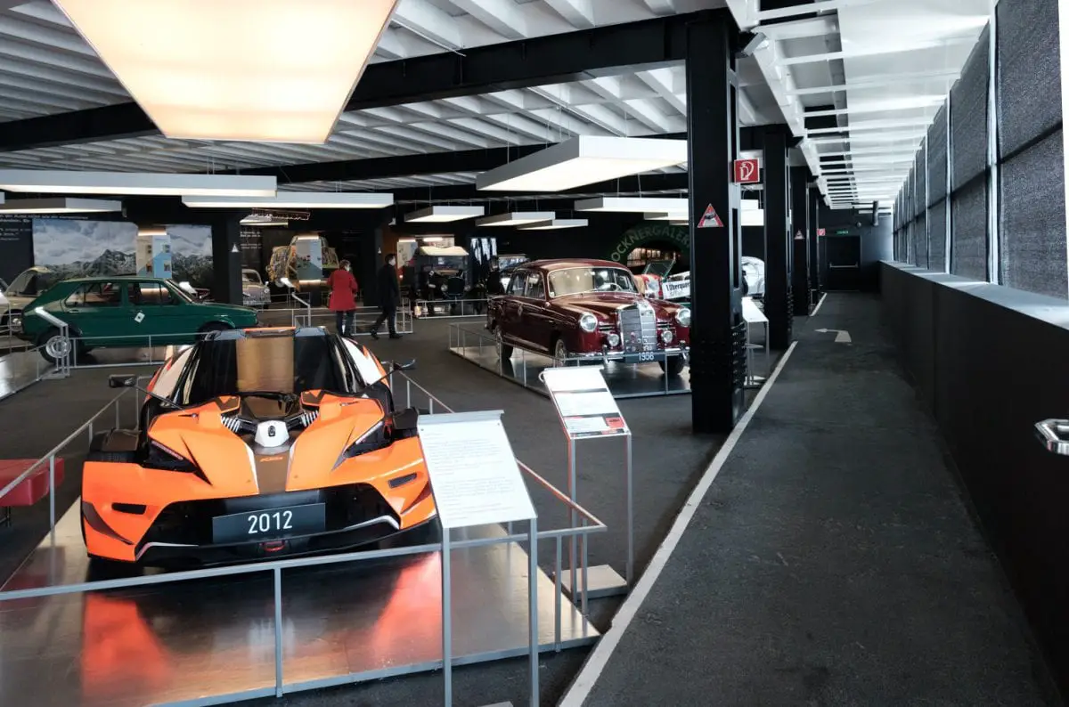 Automobilausstellung im Besucherzentrum der Kaiser-Franz-Josefs-Höhe