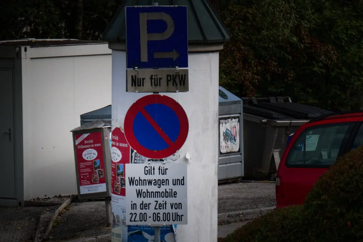 Für Wohnmobile gesperrter Parkplatz
