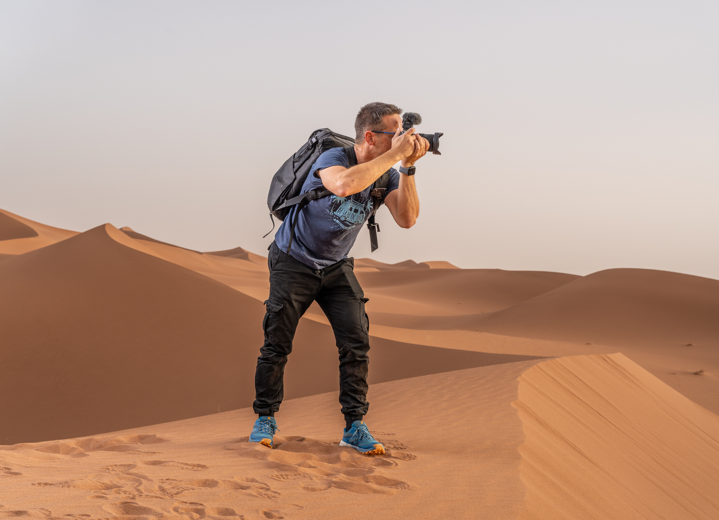 Fotograf in der Sahara