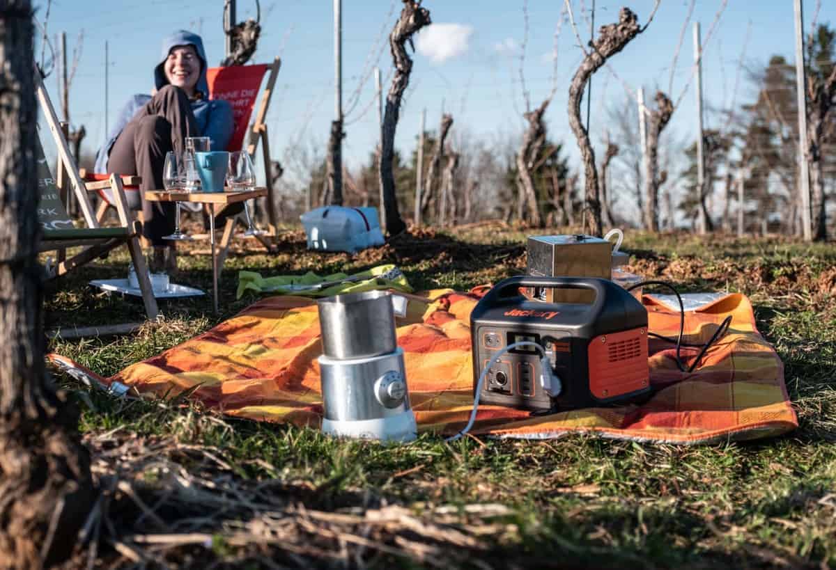 Power Station Beim Camping Im Weingarten