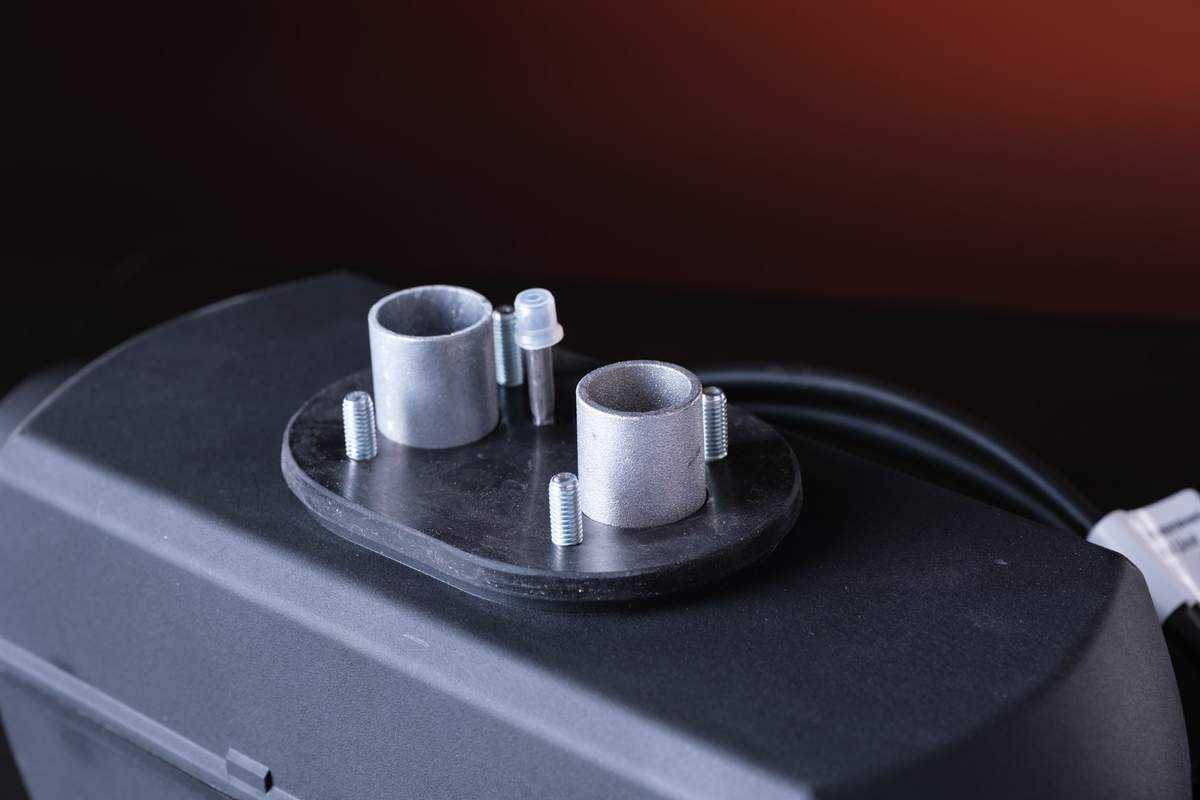 Über Eines Dieser Rohre Wird Die Brennluft Von Außen Angesaugt