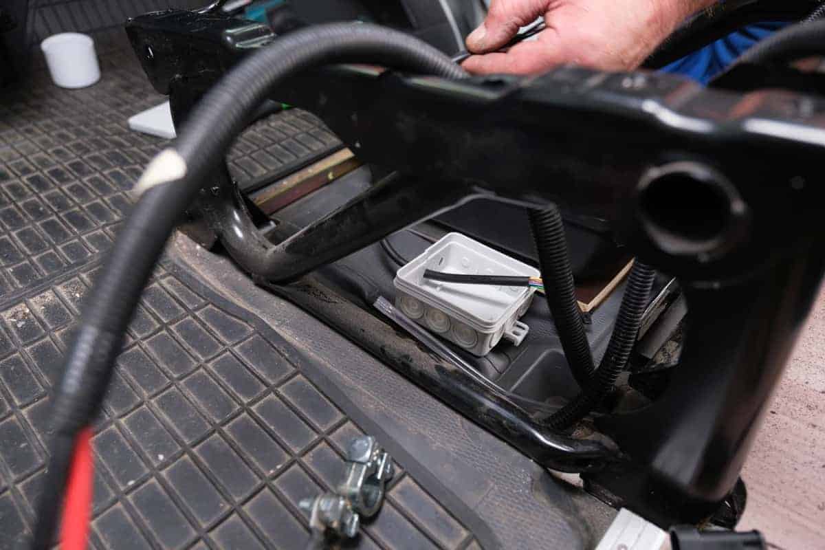 Optional: Kabel Kürzen Und In Elektrodose Zusammenschließen