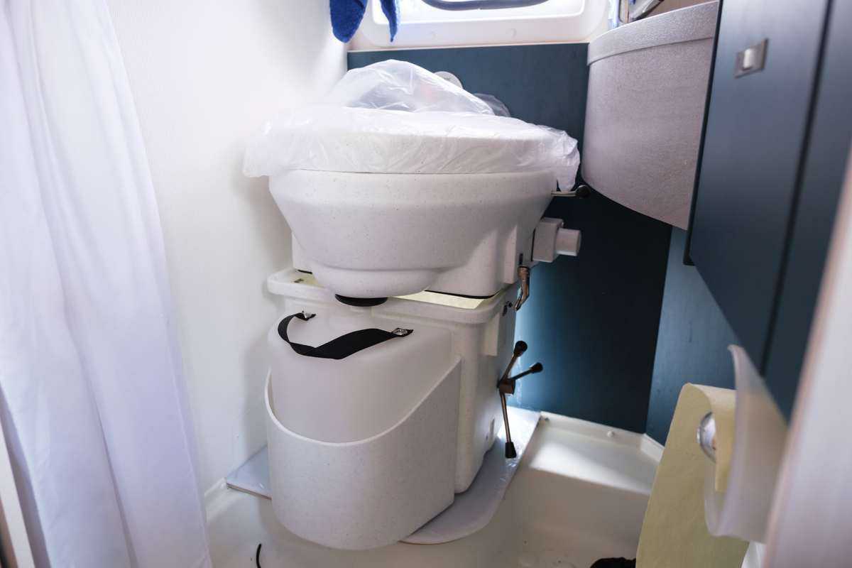 Trockentoilette Nature'S Head Im Kastenwagen