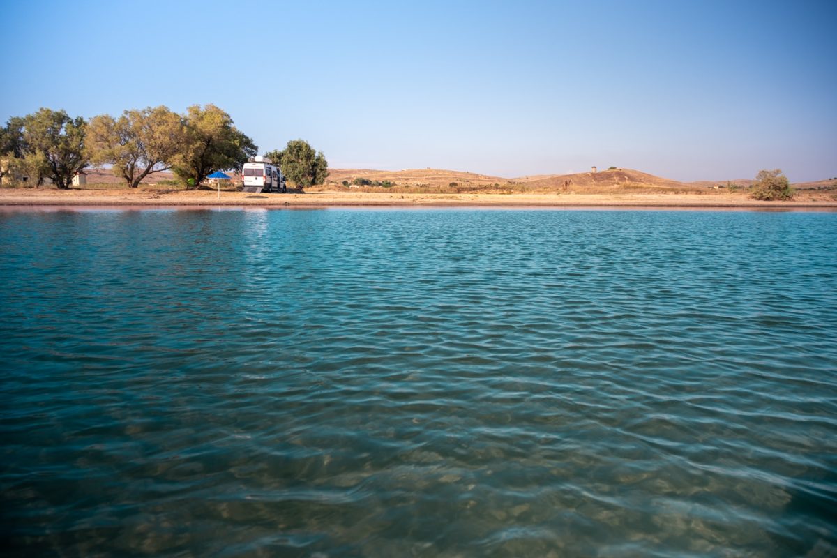 Wohnmobil Am Strand Vom Wasser Aus 0001